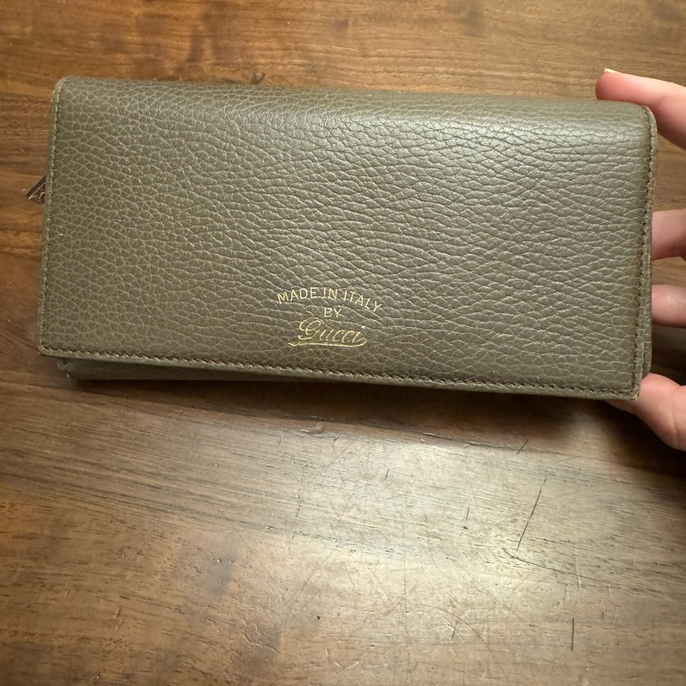 GUCCI Leather Continental Wallet Grey & Light Pink EUC